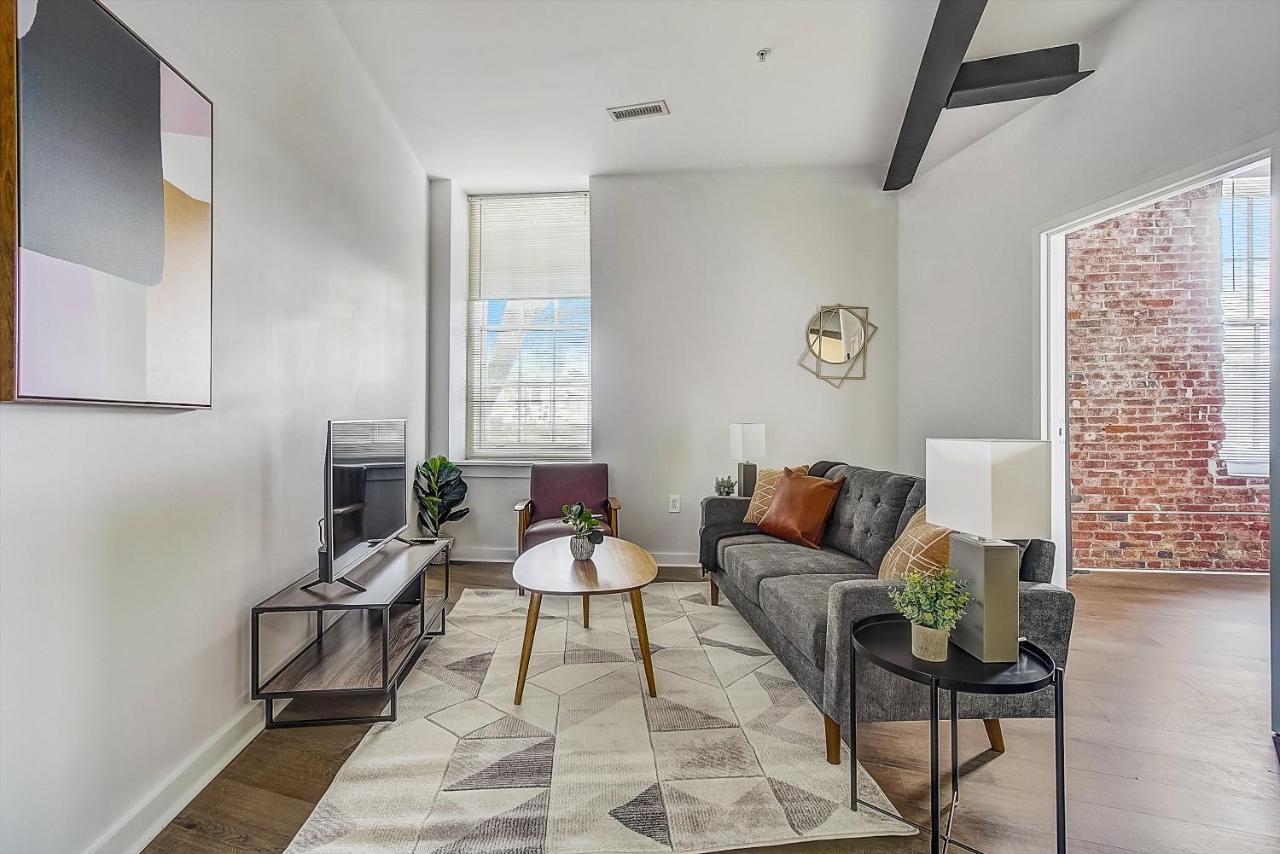 Frontdesk I Carriage Wheel Lofts Apts Philadelphia Daire Oda fotoğraf