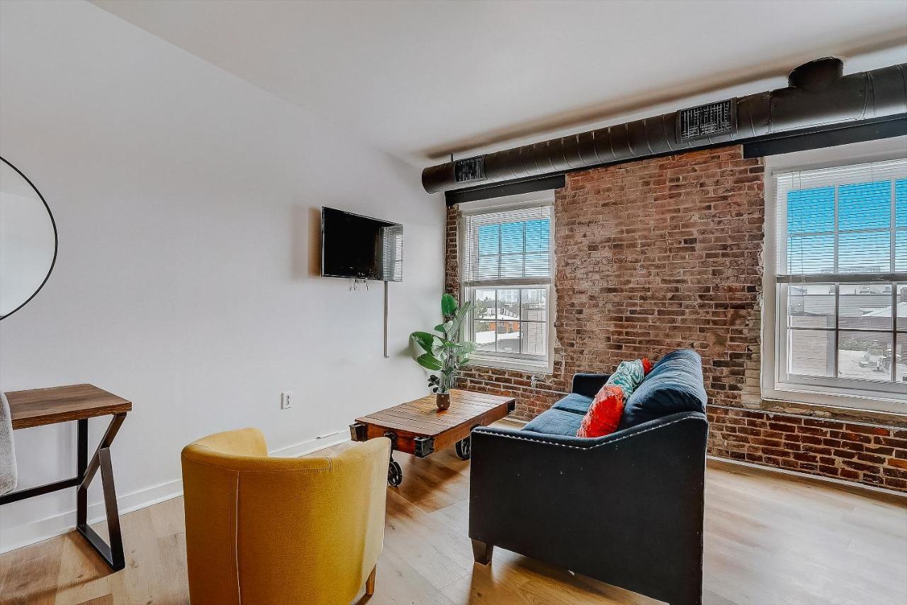 Frontdesk I Carriage Wheel Lofts Apts Philadelphia Daire Oda fotoğraf